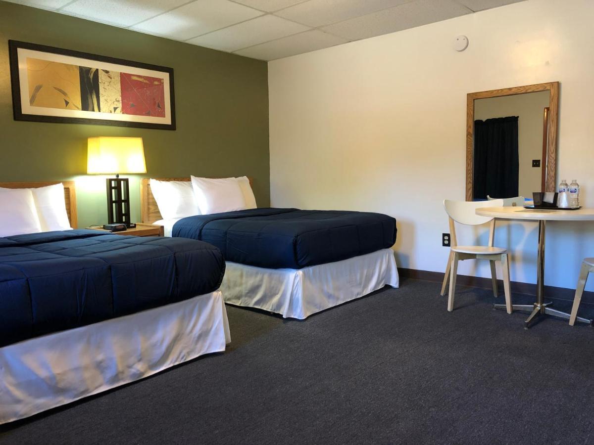 Hilltop Lodge And Cabins إنترناشونال فولز المظهر الخارجي الصورة