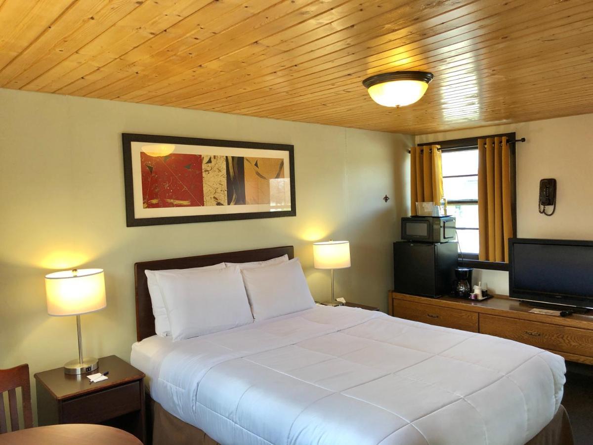 Hilltop Lodge And Cabins إنترناشونال فولز المظهر الخارجي الصورة