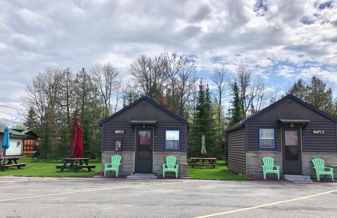 Hilltop Lodge And Cabins إنترناشونال فولز المظهر الخارجي الصورة