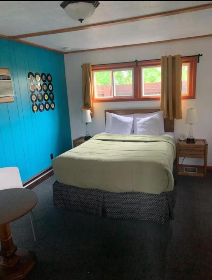 Hilltop Lodge And Cabins إنترناشونال فولز المظهر الخارجي الصورة
